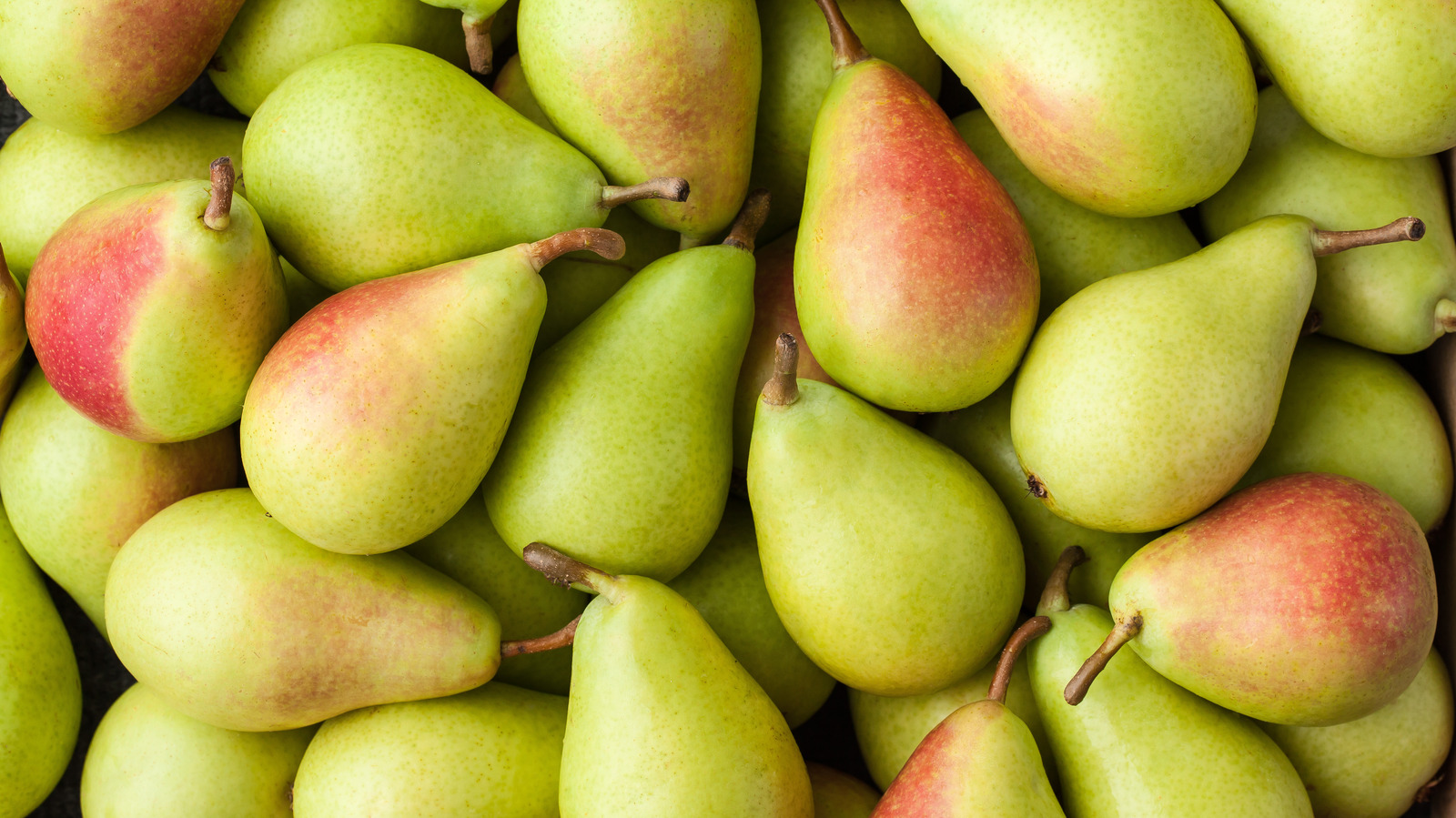 Pears,,Large,Group,,Background,,Italian,Cultivar,Of,Green,Pear